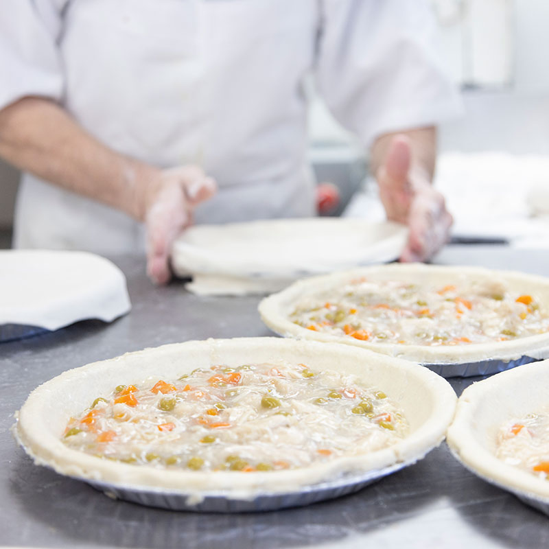 Patisserie-St-Noel-fabrication-Pates-poulet